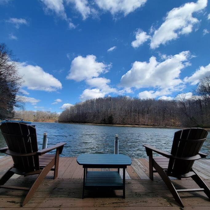 Lakeside Haven Dock/Slip Fire Pit Game Room Kayaks Winchester 외부 사진