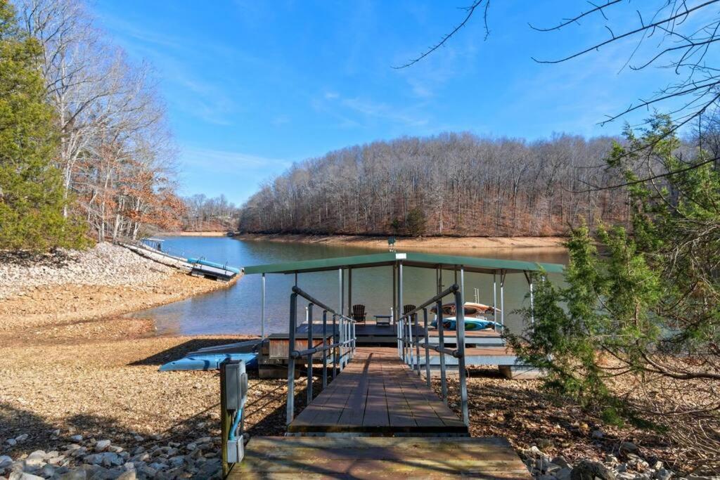 Lakeside Haven Dock/Slip Fire Pit Game Room Kayaks Winchester 외부 사진