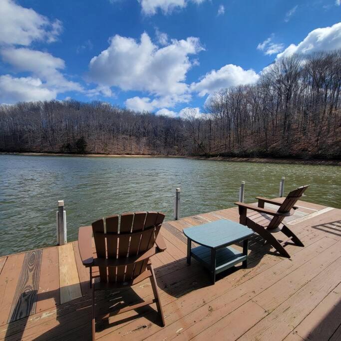 Lakeside Haven Dock/Slip Fire Pit Game Room Kayaks Winchester 외부 사진