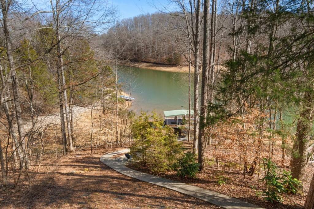 Lakeside Haven Dock/Slip Fire Pit Game Room Kayaks Winchester 외부 사진